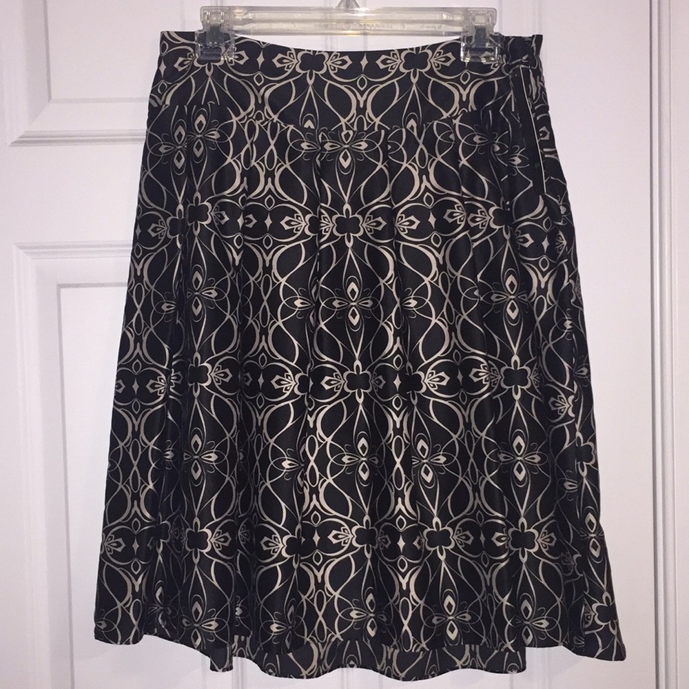 BNWT black satin pleated skirt